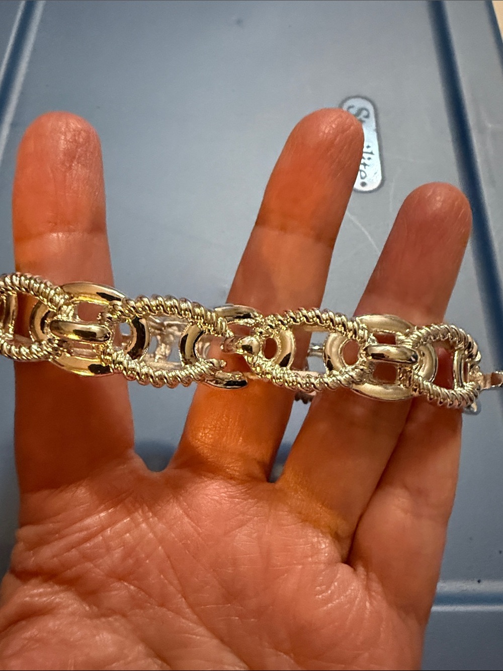 Women's Silver plated Chain-Link Bracelet - Elegant Rope Detail
